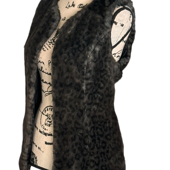 Timing Women's Size Medium Dark Smokey Charcoal Gray Leopard Faux Fur Vest - Picture 2 of 9